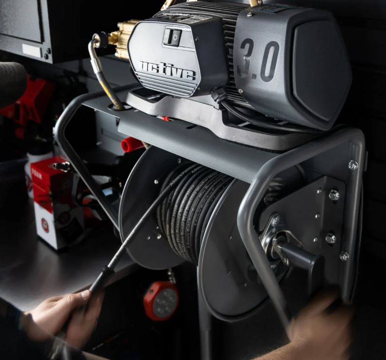 Adam’s Active 3.0 1000 PSI 3.0 GPM and Fully Serviceable 5-Piston PumpElectric Pressure Washer